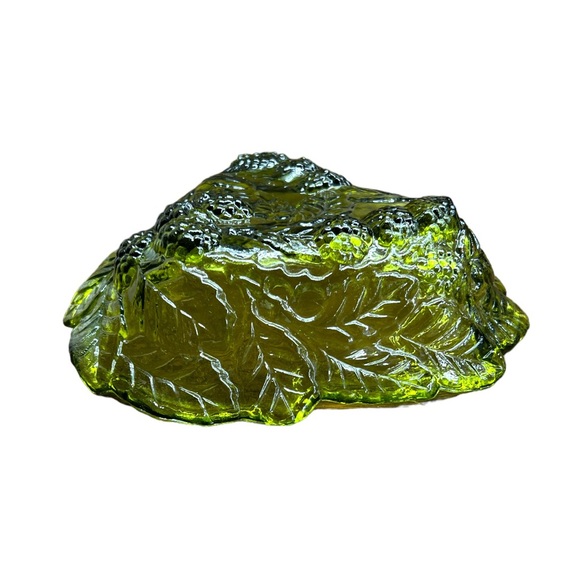 Vintage Green Indiana Glass Loganberry Pattern Berry or Candy Bowl Dish Leaves - Picture 5 of 8